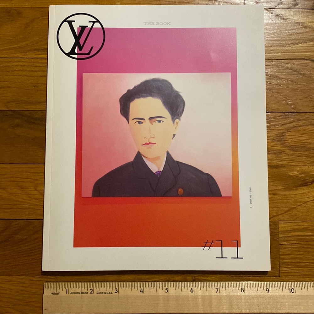 Louis Vuitton Catalogue - The Book # 11   (11-2019 / 02-2020)